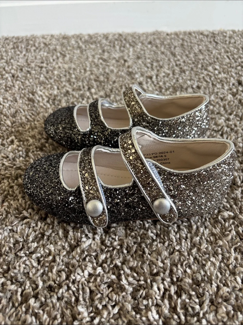 Amazon Girls' Glitter Triple-Strap Mary Jane Shoes - Black